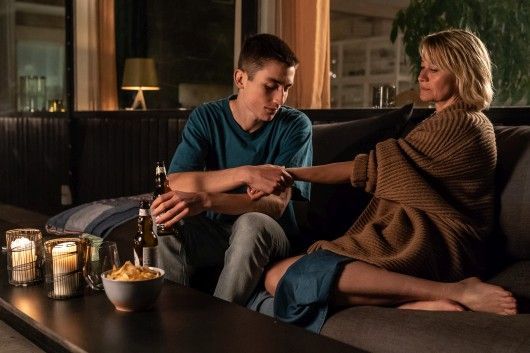 "Królowa Kier" to elektryzująca opowieść o romansie, który nigdy nie powinien się zdarzyć [recenzja]