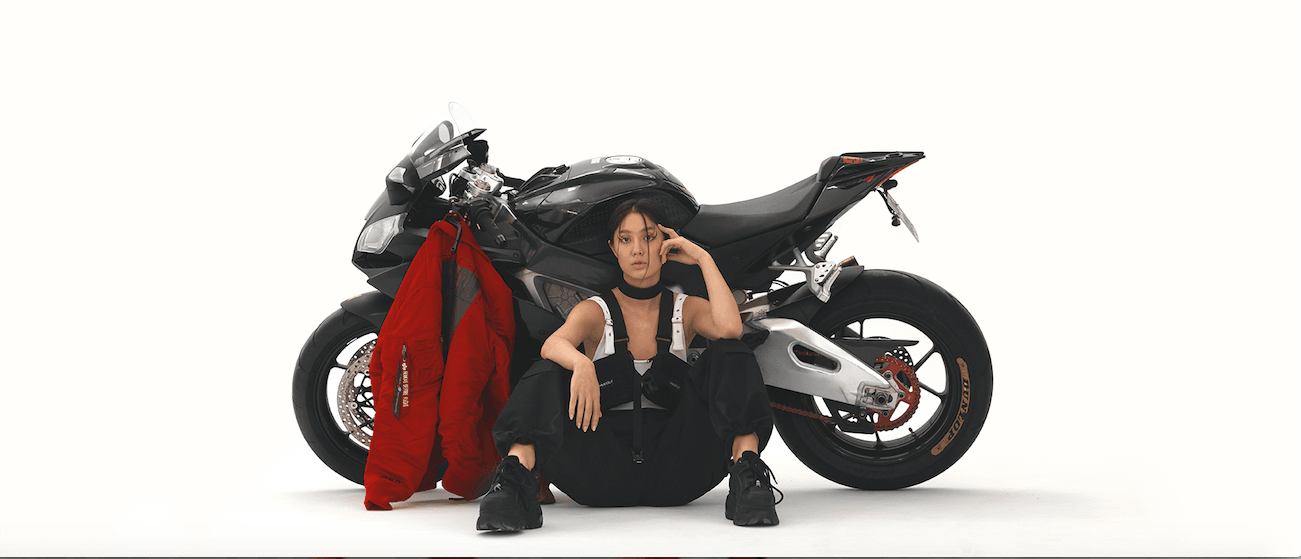 Zulu Kuki zaprojektował dwie unikatowe kurtki inspirowane światem kultowego anime