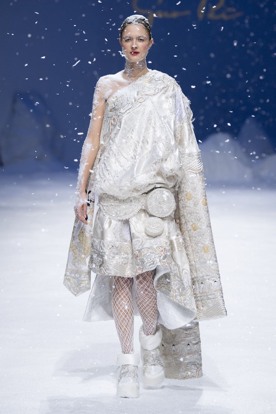 Guo Pei na wiosnę i lato 2020: himalajscy bogowie zstępują na Ziemię