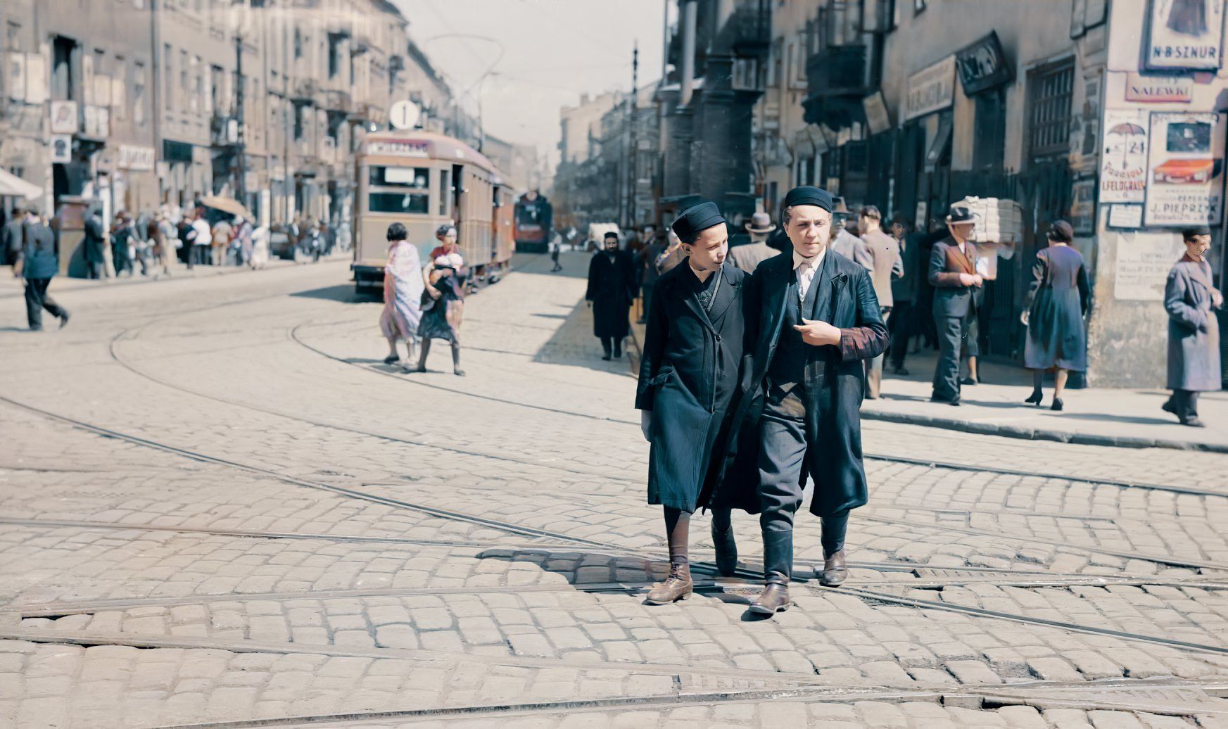 Fotograf pokolorował zdjęcia przedwojennej Warszawy. Efekt jest imponujący