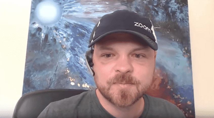 Ten program pomaga ukryć bałagan w pokoju podczas zdalnej rozmowy z szefem