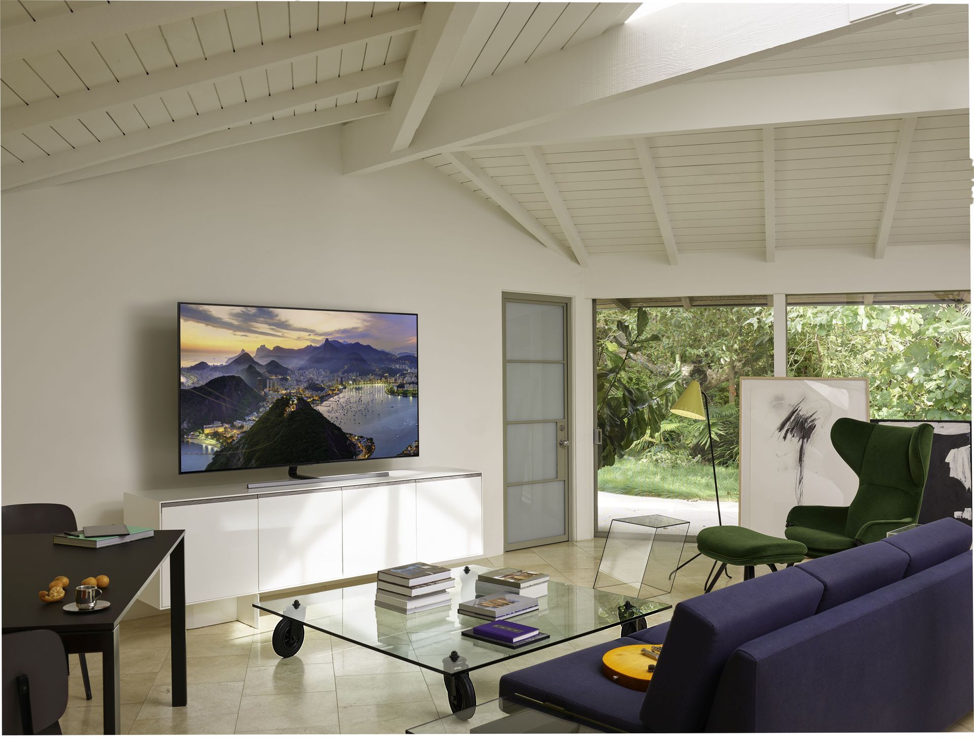 Duży telewizor jest piękny. Poznajcie trendy na nową dekadę