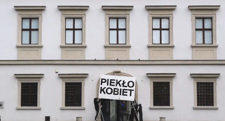 Dyrektor CSW udostępnił antyaborcyjny film, który jest przeróbką wideo krytykującego projekt Godek