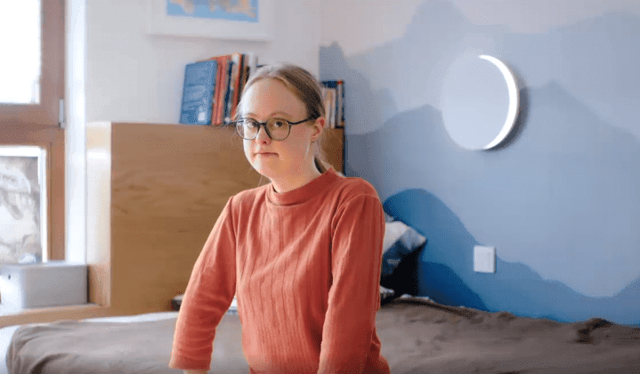 Ten świetny film zachęca do zrzutki na remont Teatru 21, w którym grają aktorzy z niepełnosprawnościami!