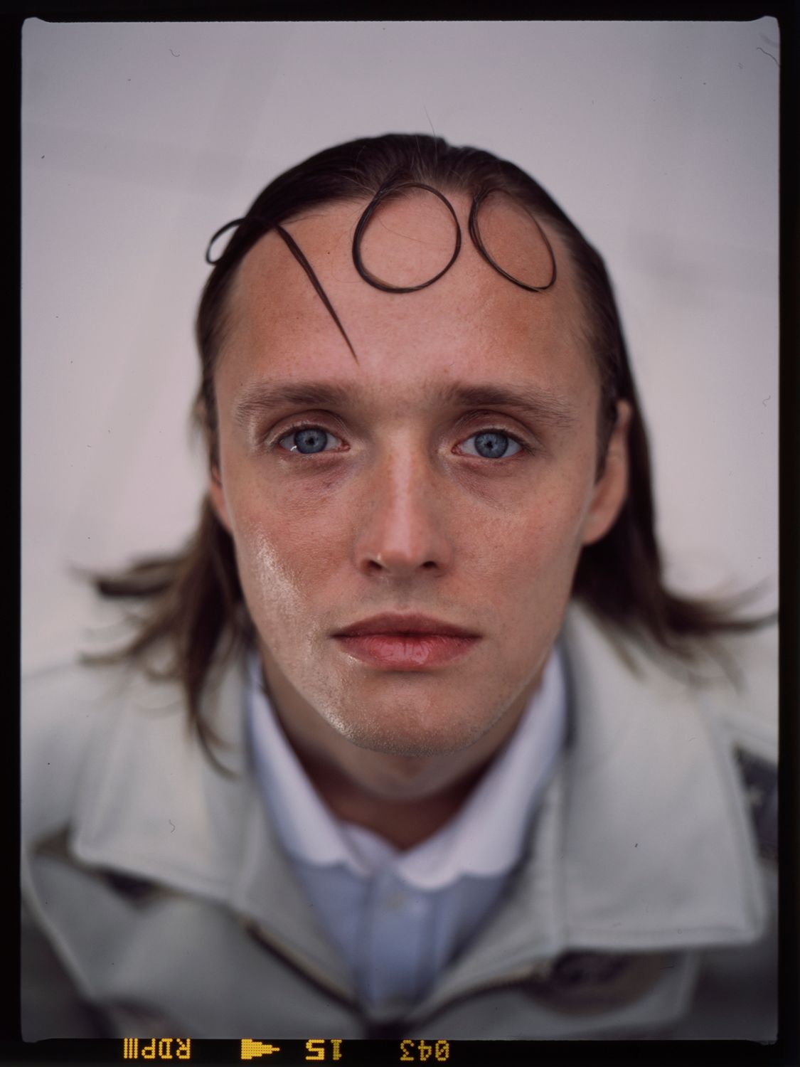 „Zamiast karmić się żalem i pielęgnować w sobie gniew, lepiej odpuścić”, mówi nam Bartosz Bielenia