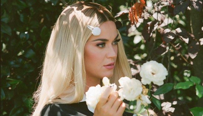 Nowy album Katy Perry "Smile" to powrót do korzeni, na który czekaliśmy [recenzja]