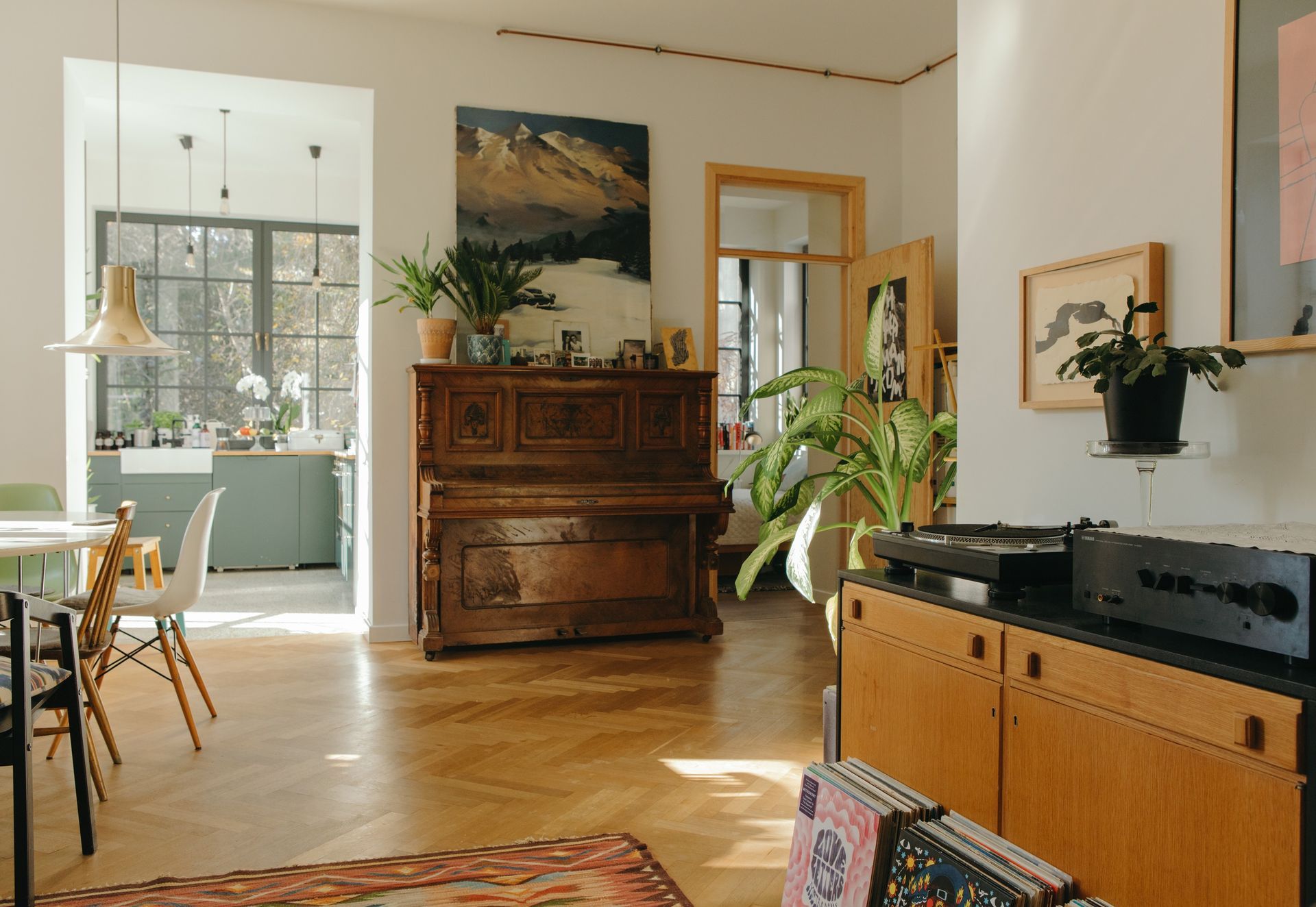 [Z archiwum K MAG] Jak mieszka twórca słynnego studia projektowego Mamastudio? Odwiedziliśmy Michała Pawlika