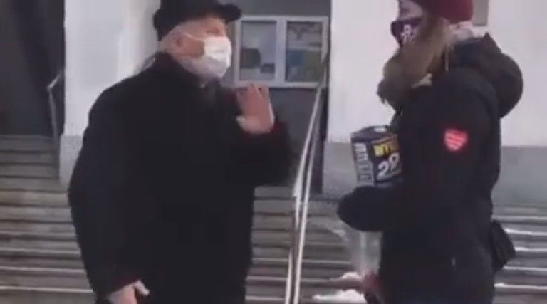 „Diabelska organizacja". Ksiądz przegonił spod kościoła wolontariuszkę WOŚP