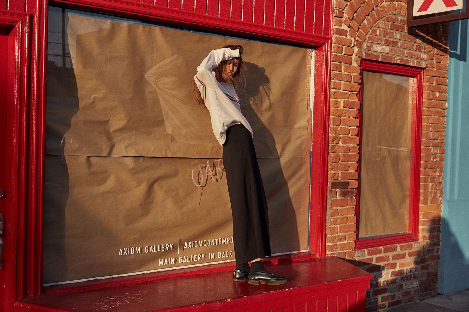 Przedpremierowo u nas: nowy utwór Toli Szlagowskiej „First Love”. Artystka wraca dojrzała i emocjonalna