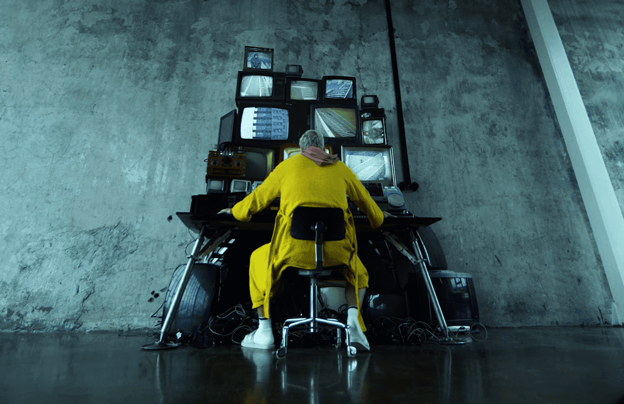 Powrót (Błażeja) Króla! Surrealistyczny teledysk zapowiada nowy album artysty