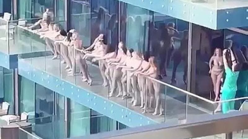 Modelki zapozowały nago na dubajskim balkonie. Teraz mają kłopoty