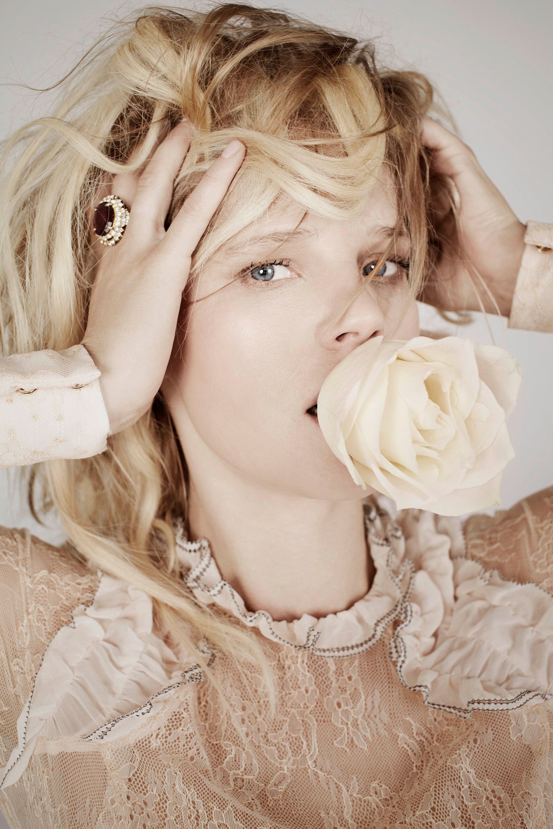 Joanna Kulig gwiazdą hollywoodzkiej komedii romantycznej. Obok niej między innymi Anne Hathaway