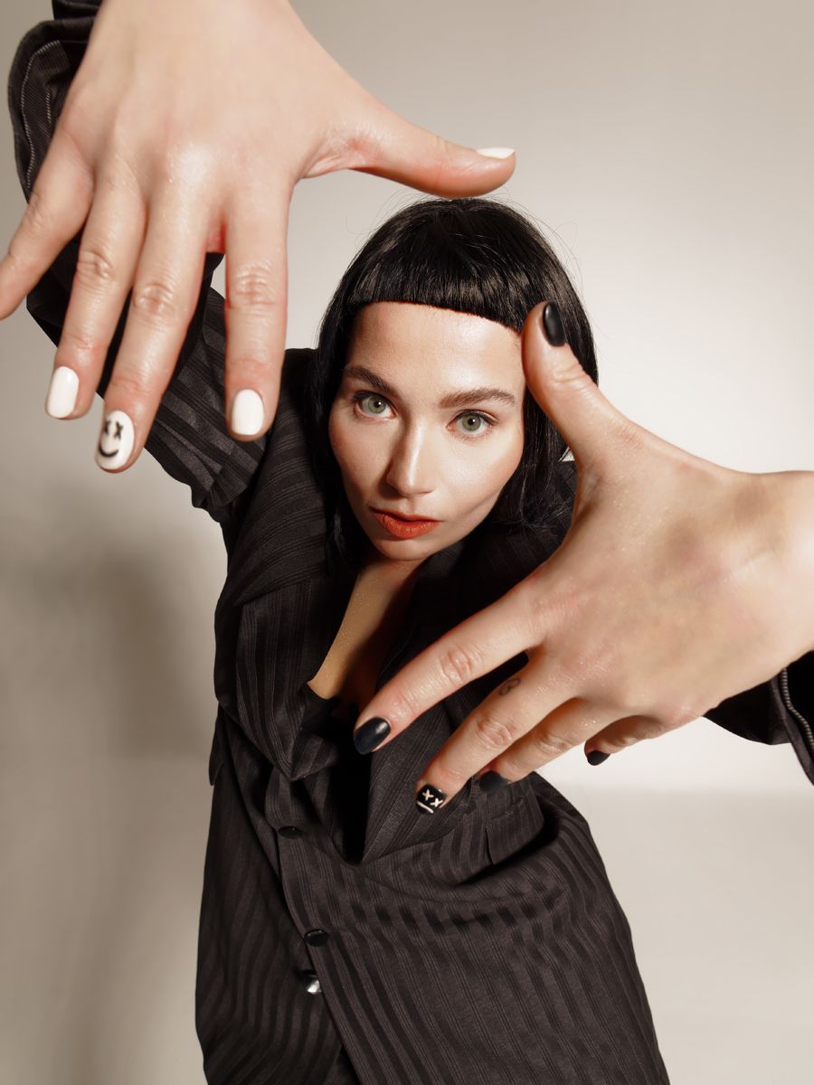 Mery Spolsky: „Mam w głowie nieustanny kołowrotek" [wywiad]