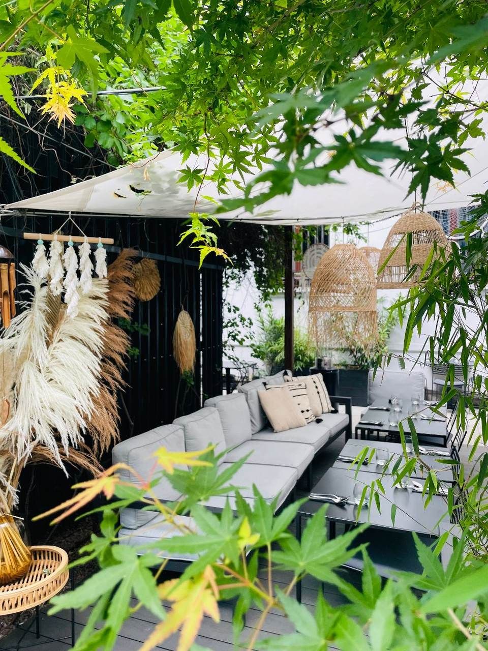 Selavi czyli meksykańskie Tulum w centrum Warszawy. Spokój za dnia, dzikość nocą