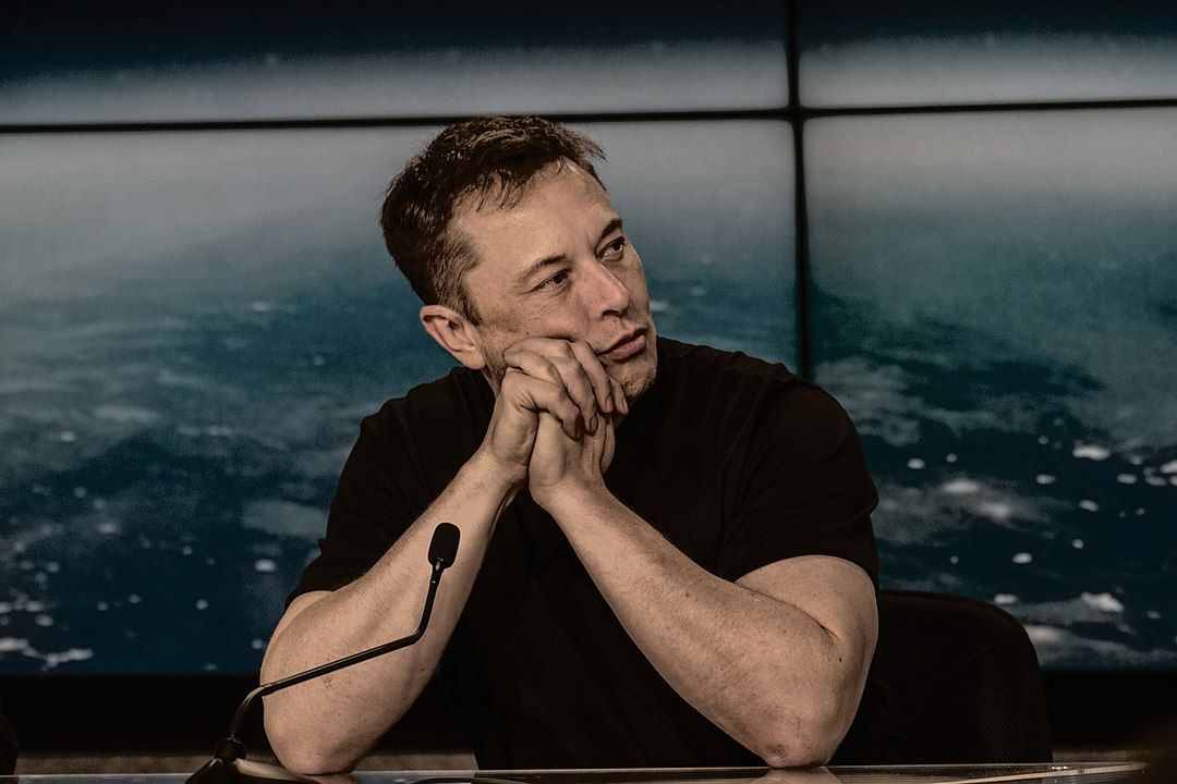 Elon Musk przymierza się do wyświetlenia pierwszej reklamy w kosmosie