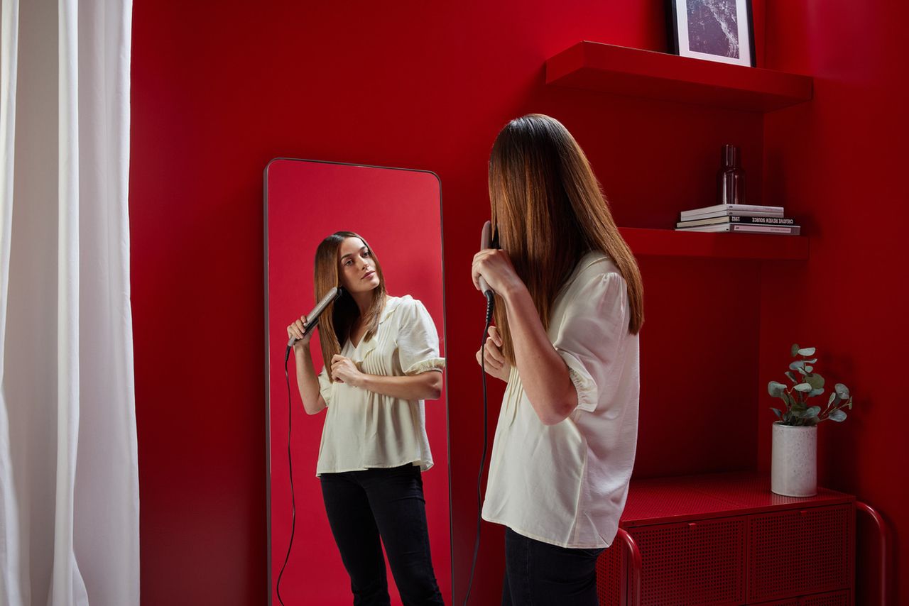 Gamechanger w pielęgnacji włosów. Szybsza stylizacja z prostownicą na mokre włosy!