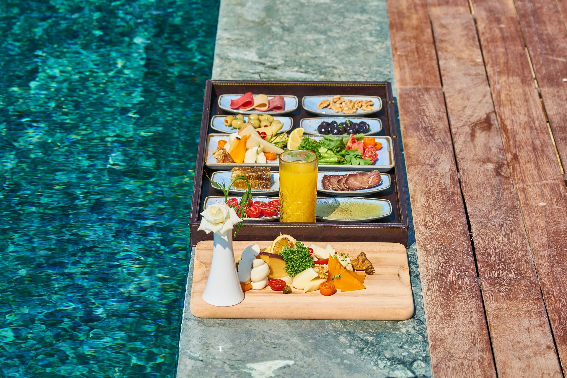 Dieta na urlopie. Można się jej trzymać i nie kończyć wakacji z wyrzutami sumienia