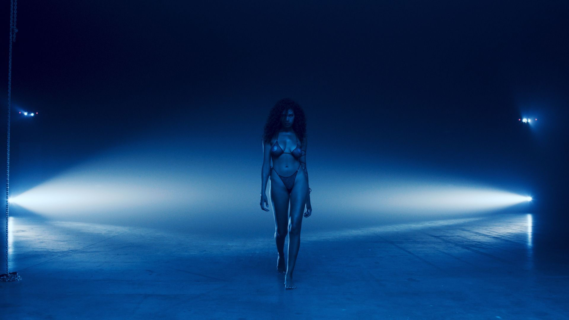 Bielizna nie z tej ziemi. Nowa kolekcja marki Zhilyova wygląda świetnie, szczególnie w tej sesji