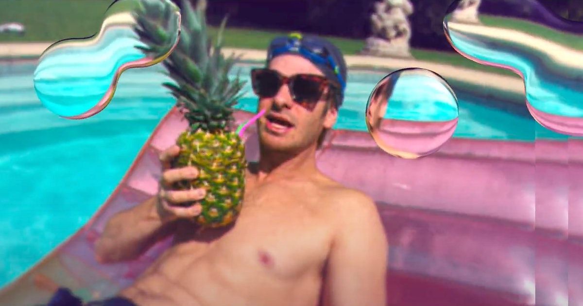 Najbardziej socialmediowy film świata, który kpi z social mediów. „Król Internetu” za moment w kinach