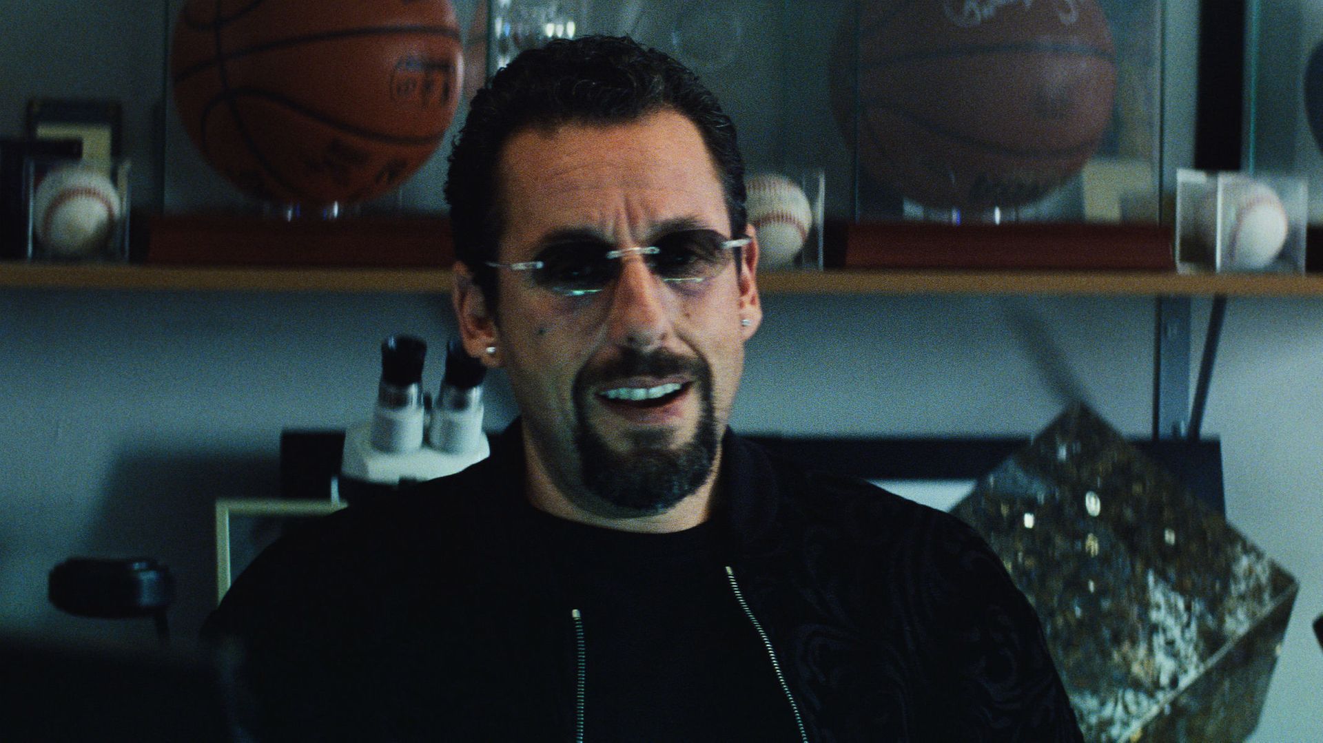 Twórcy „Nieoszlifowanych diamentów” ponownie pracują z Adamem Sandlerem? Plotki, które zaostrzają apetyt!