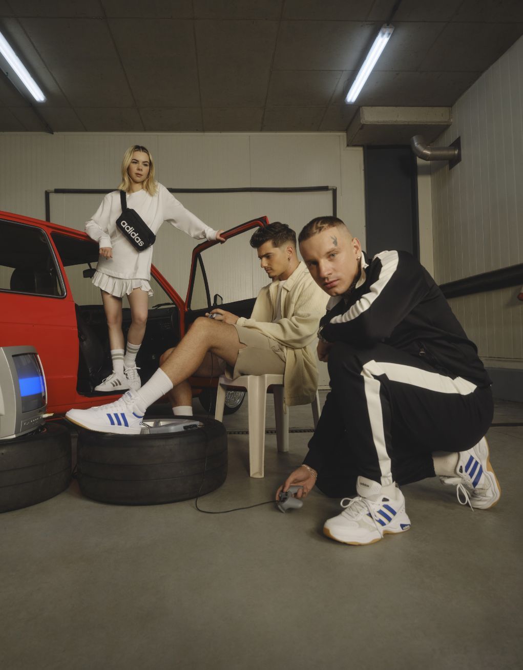 Łapcie za pady - projekt GAME GARAGE PLAYOFFS rusza w Polskę! W jakich miastach zagramy ze Smolastym na konsoli?