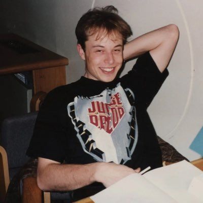 Była dziewczyna Elona Muska sprzedała pamiątki po ich związku za ponad 165 000$