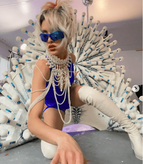 Amerykańska artystka prowokuje dyskusję na temat masturbacji tworząc tron z wibratorów