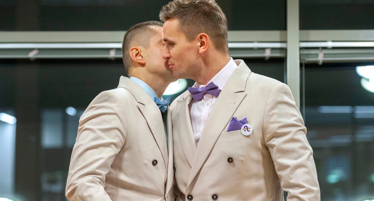 Jakub i Dawid świętują wyrok NSA. Konstytucja nie zabrania małżeństw jednopłciowych