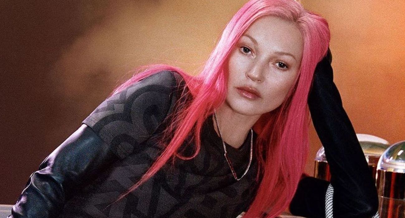Kate Moss i powrót kultowych różowych włosów w kampanii Marca Jacobsa