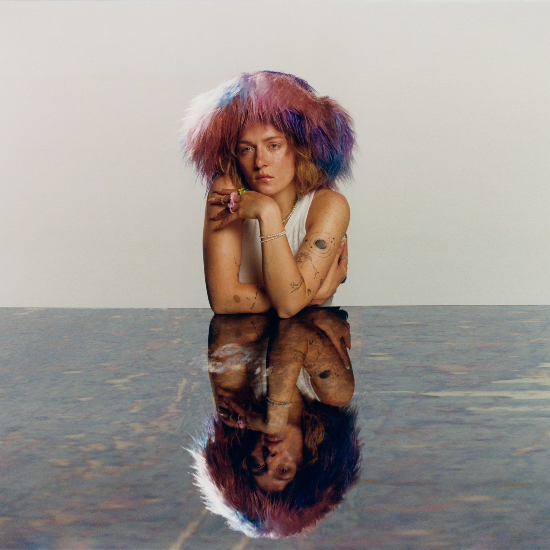 Ofelia: „Szkoła to środowisko, w którym dzieci wrażliwe są zdane wyłącznie na siebie” [WYWIAD]