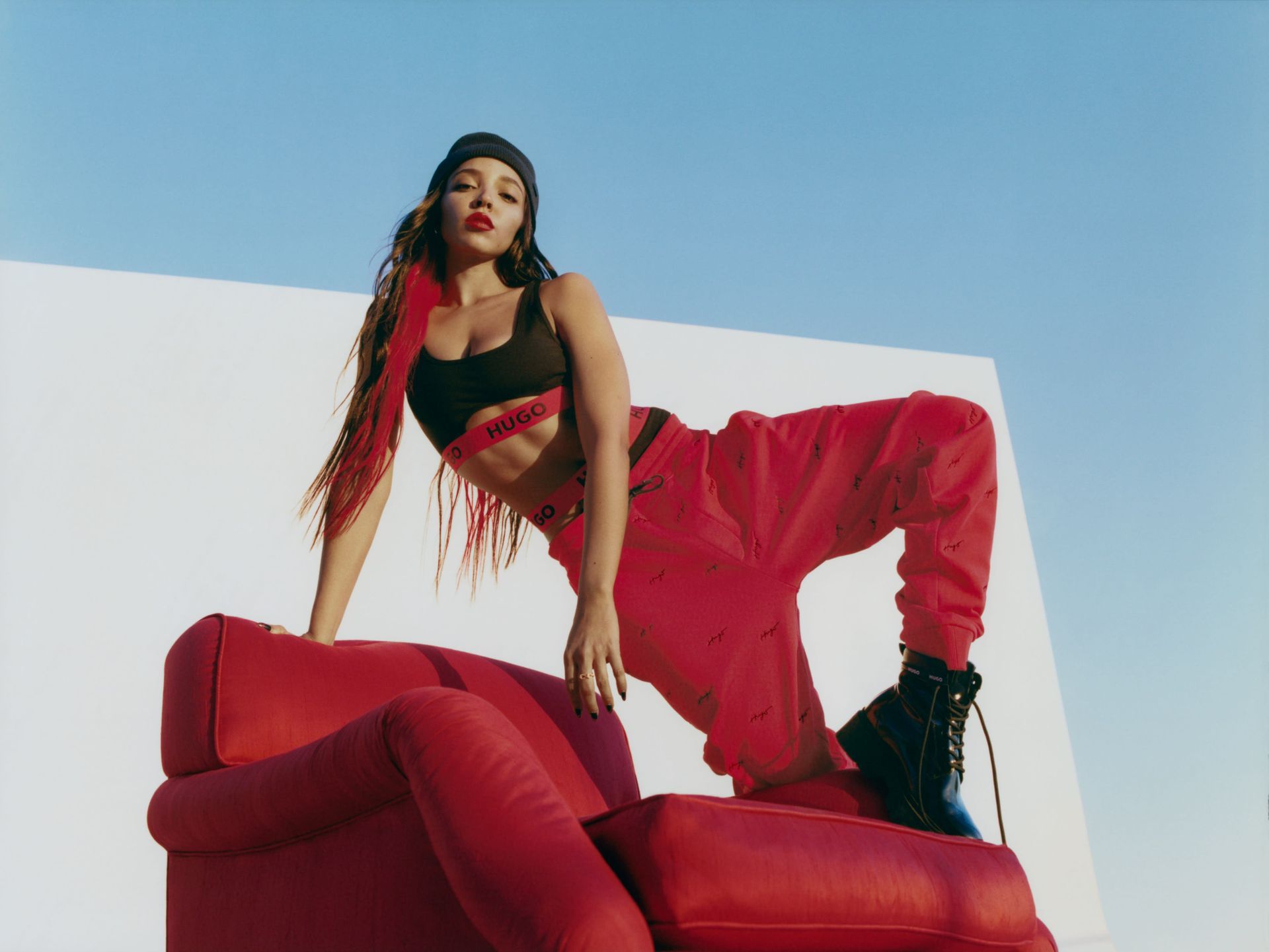 Bella Poarch i buntownicy nowej generacji w wiosennej kampanii HUGO