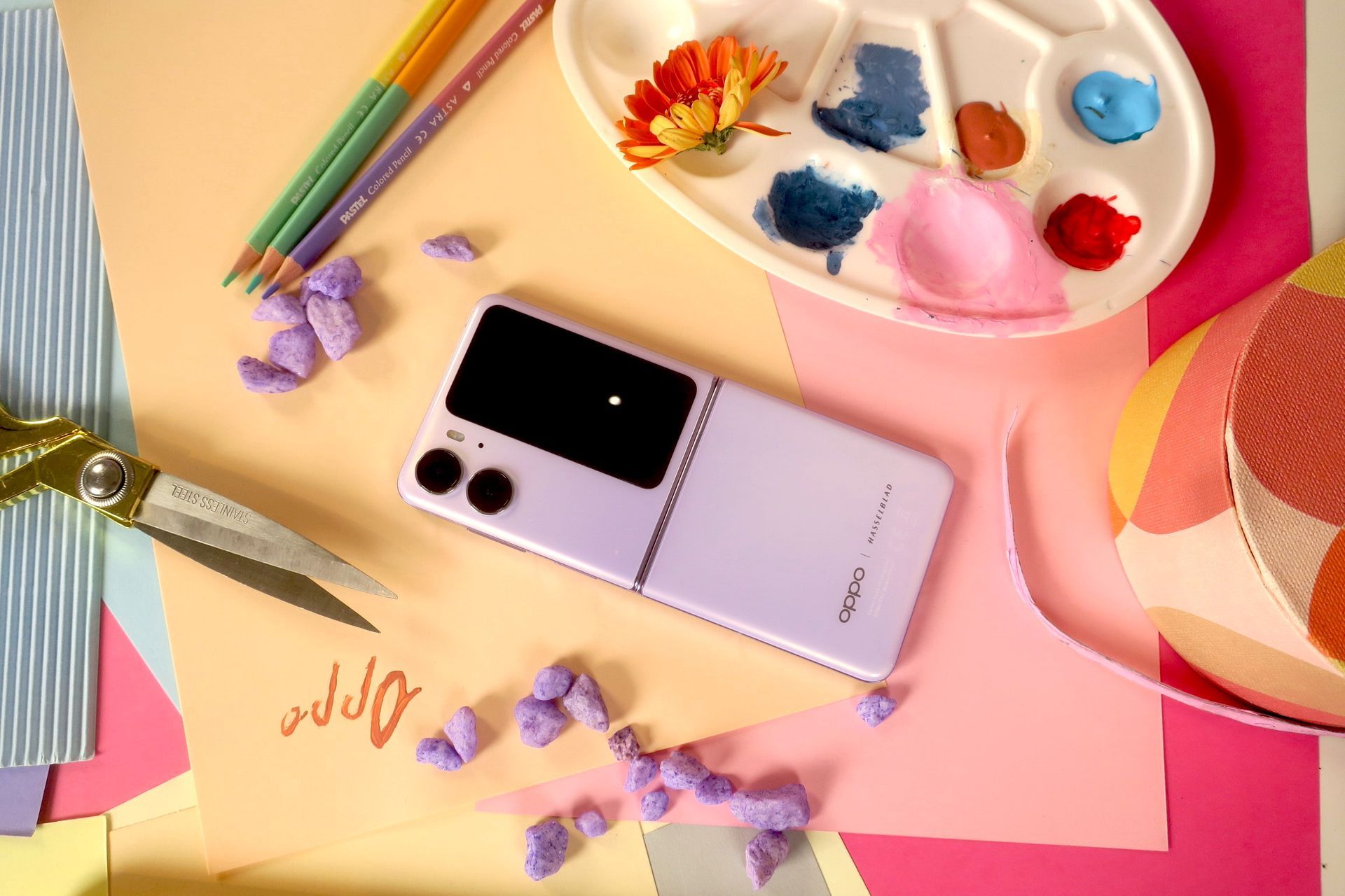 Wśród flipów powiało świeżością. Wszystko za sprawą nowego smartfona OPPO