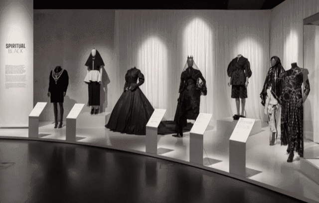 Beyond the Little Black Dress – niesamowita moc „małej czarnej”