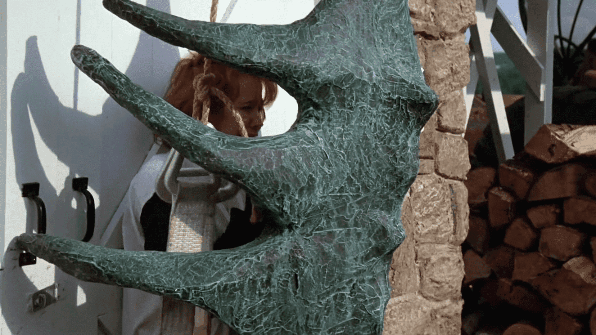 Trzecia kradzież na planie „Beetlejuice 2” – kolejne rzeźby zniknęły