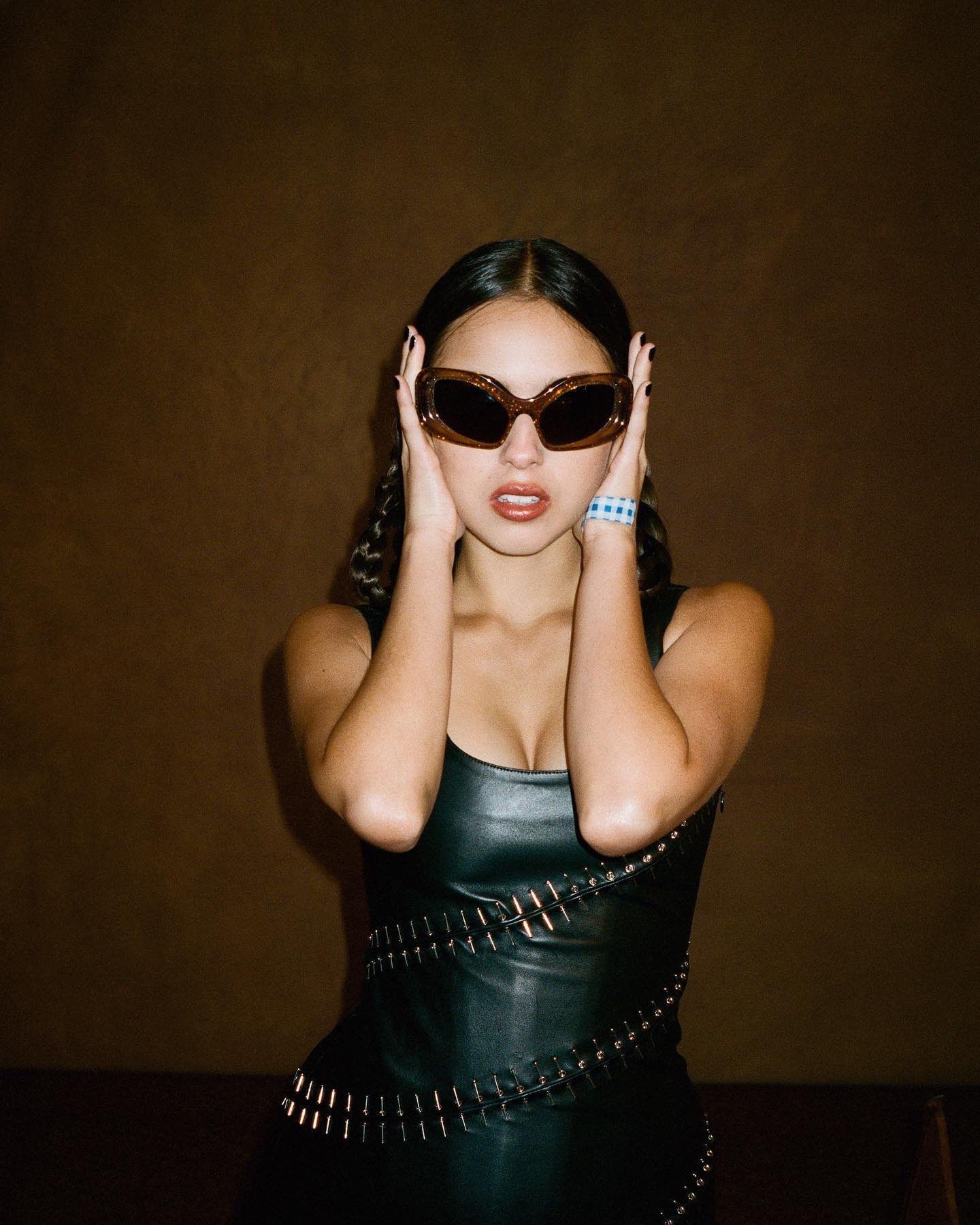 GUTS N’ Roses: Olivia Rodrigo dekonstruuje mit smutnych nastolatków [RECENZJA]