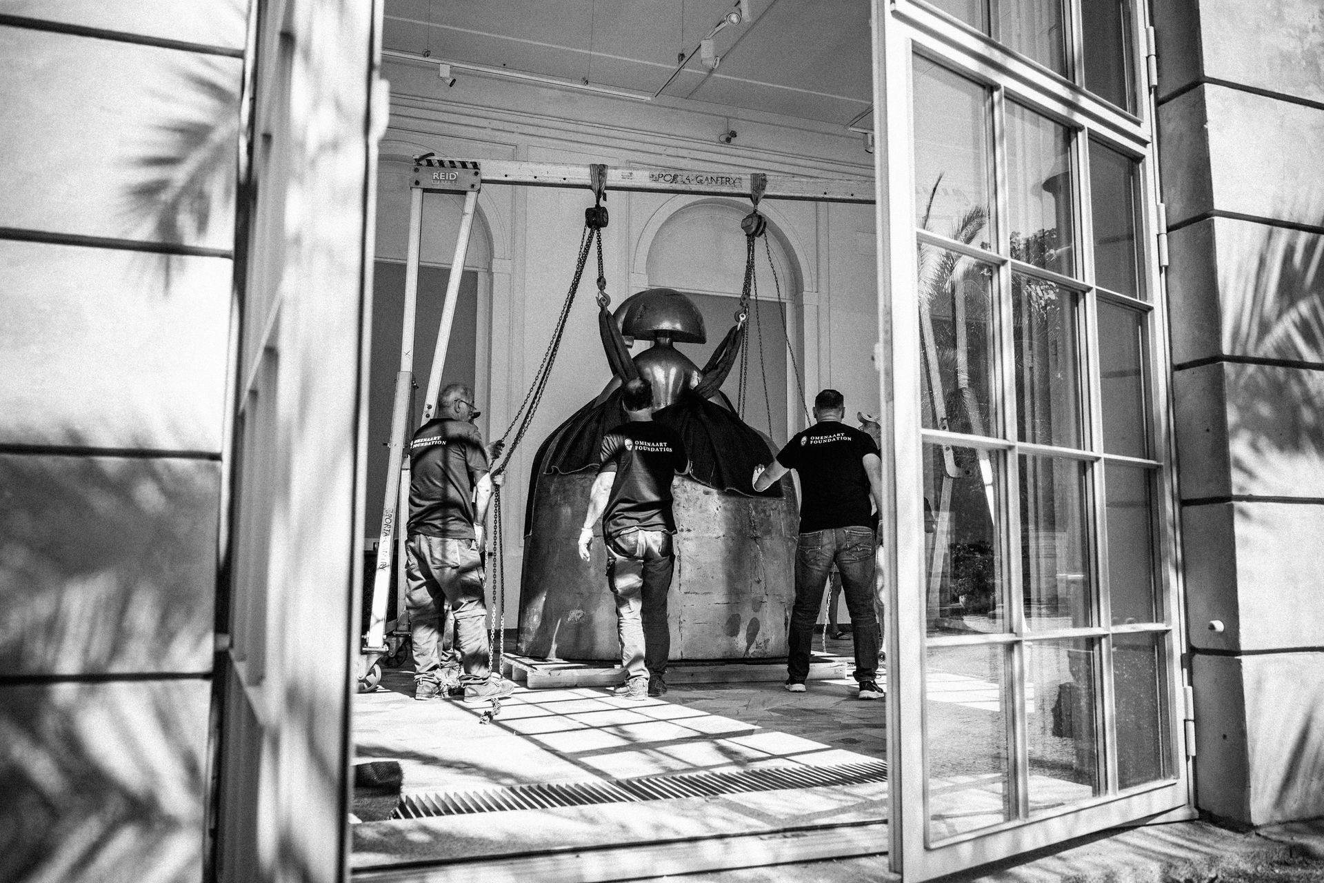 Hiszpańska królowa Reina Mariana wita gości w Ogrodzie Muzeum Pałacu w Wilanowie