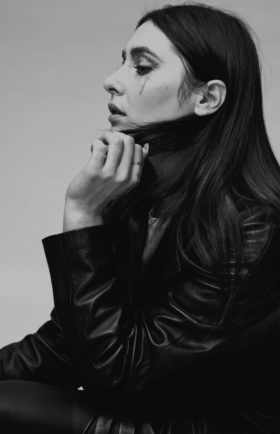 „Wszystko zabierze wiatr”  – Ugorna w mocnym singlu rozlicza się z depresją