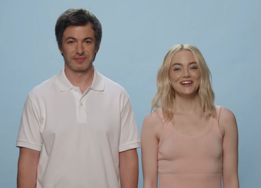Emma Stone i Nathan Fielder promują swój serial parodiując Sydney Sweeney i Glenna Powella