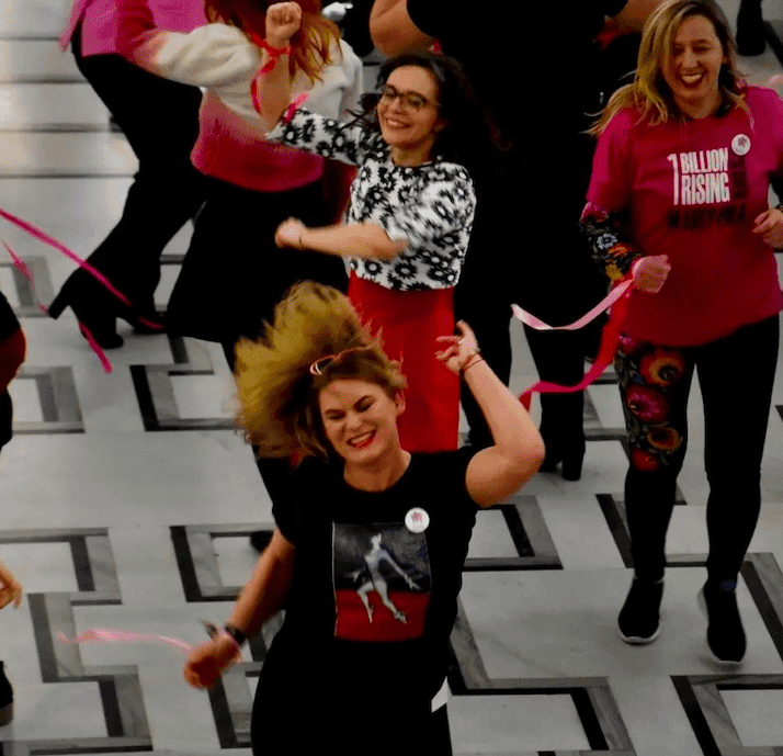 Posłanki zatańczyły w Sejmie – żądają zmiany definicji gwałtu [WIDEO]