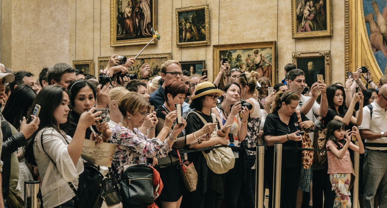 Eksperci alarmują: selfie jest zagrożeniem dla dzieł sztuki