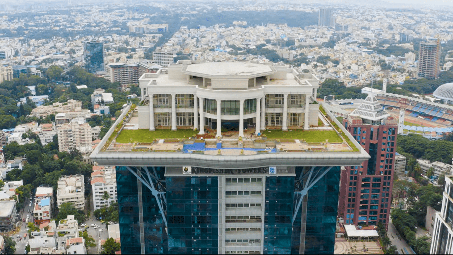 Replika Białego Domu na szczycie 34-piętrowego wieżowca