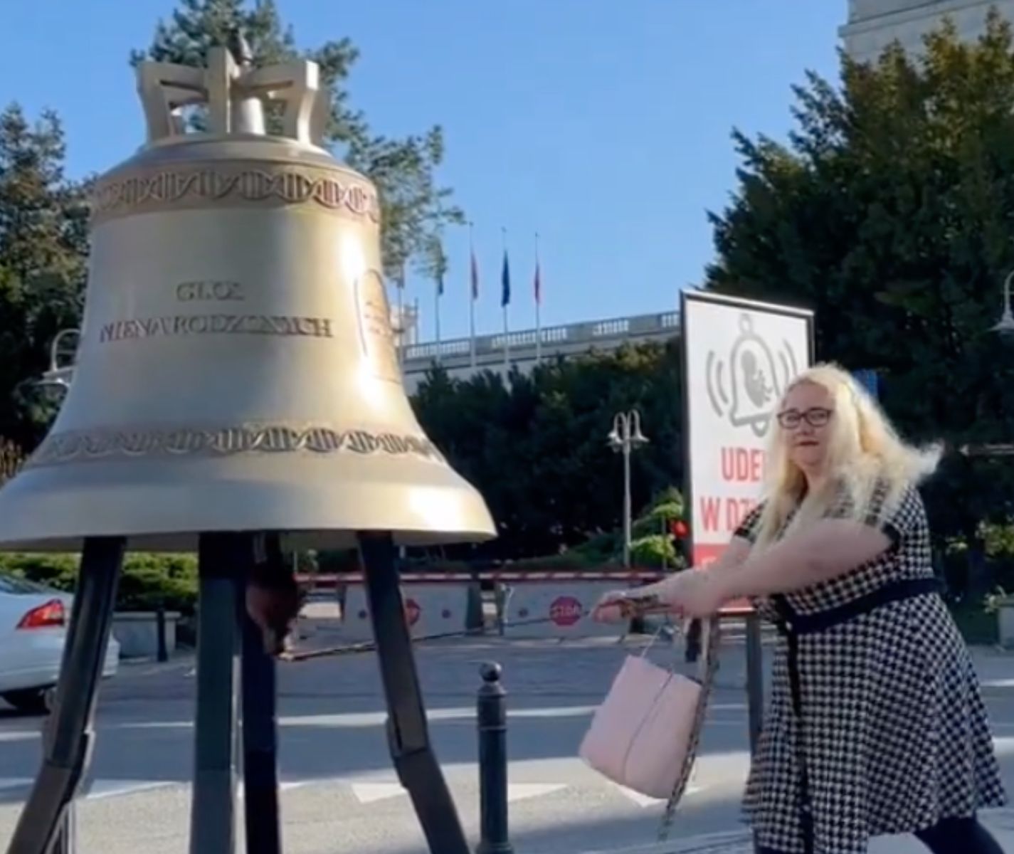 Aborcja w Sejmie. Ordo Iuris postawiło Dzwon Nienarodzonych – obudź sumienia posłów