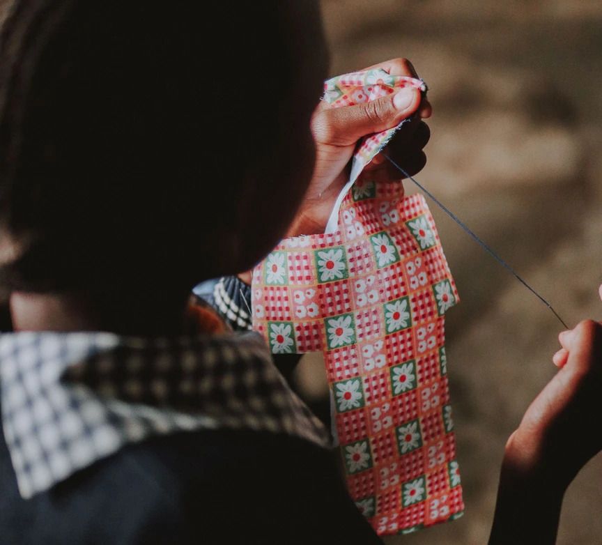 Design On Point: Sewing Together / Szyjmy razem — stop ubóstwu menstruacyjnemu