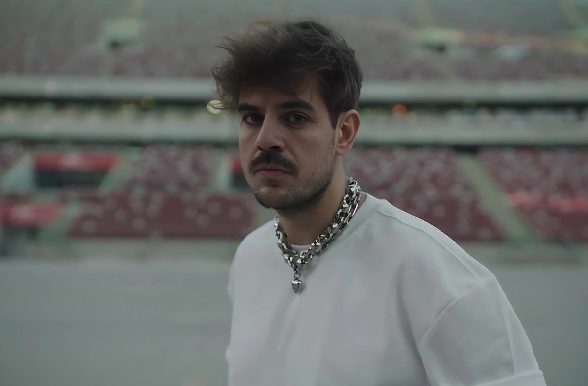 „Głównie to się snułem. Po szkołach. Po spelunach. Po pijalniach wódki” –  mówi Taco Hemingway w krótkim filmie o sobie