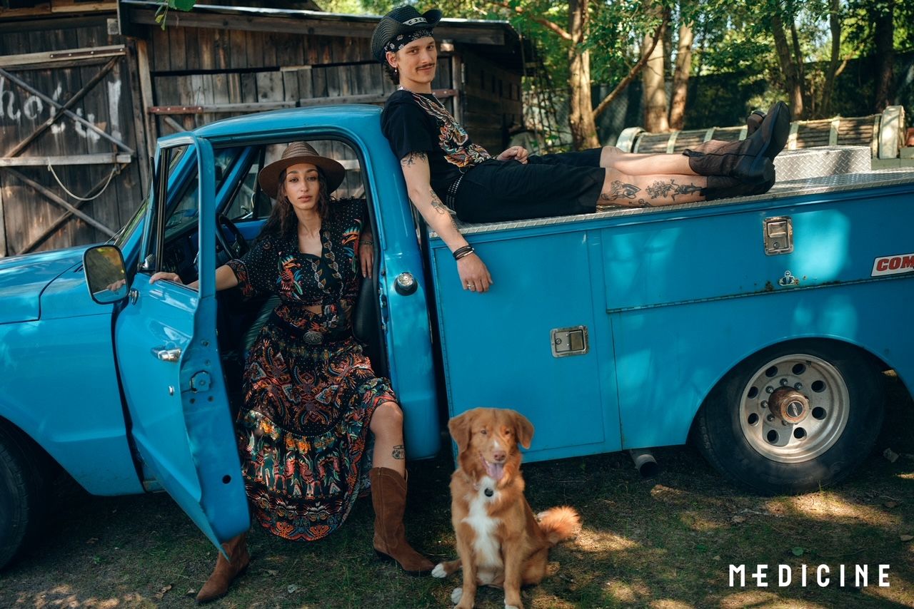 Romans sztuki i mody z metką Medicine trwa od lat. W tym sezonie polska marka daje szanse debiutującym artystom!