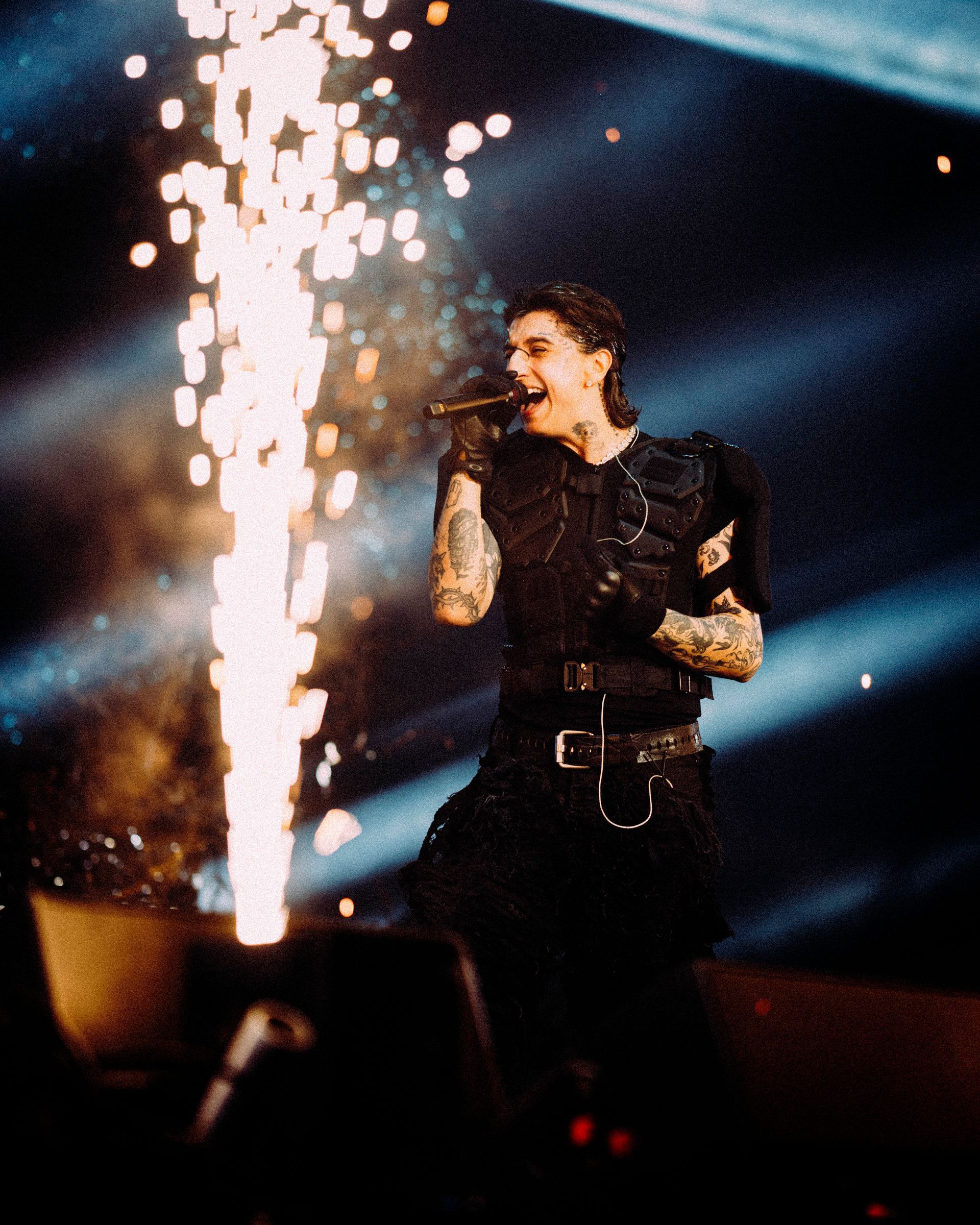 Sobel bierze ślub, rusza w trasę i „musi to wykrzyczeć” — towarzyszyliśmy mu w trakcie koncertu na Open'er Festival! [REPORTAŻ]