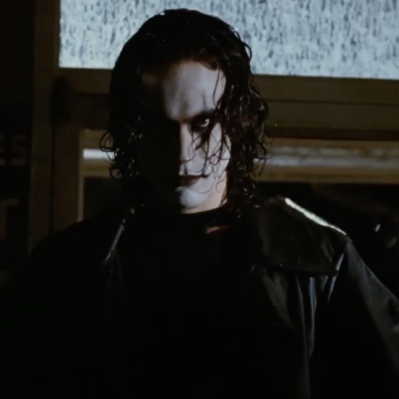 Film „Kruk” uznano za przeklęty – dziwne wypadki na planie i śmierć Brandona Lee