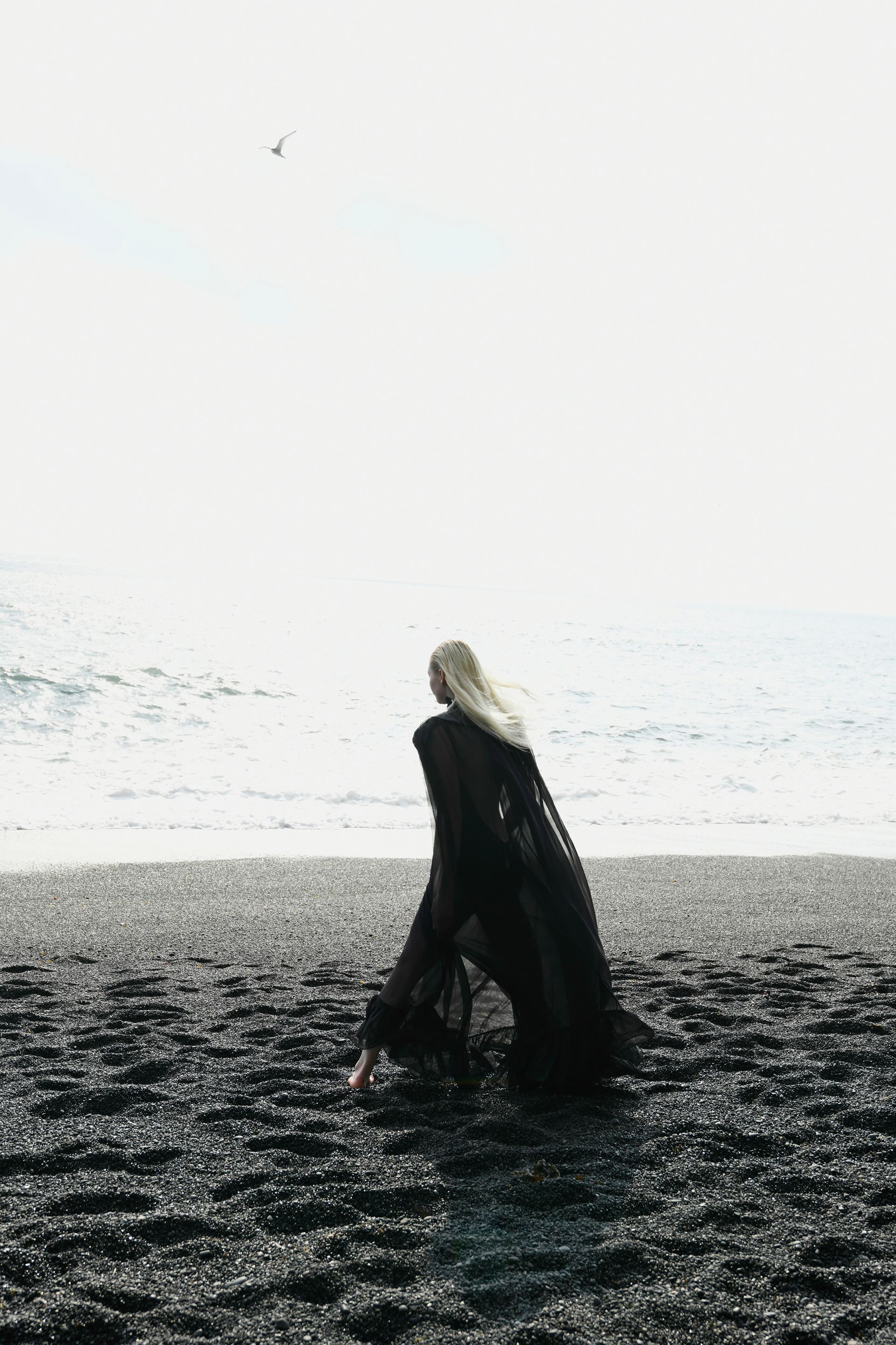 „Ice Vampire” – islandzka sesja debiutującej na naszych łamach Aniki Batkowskiej [ZDJĘCIA]