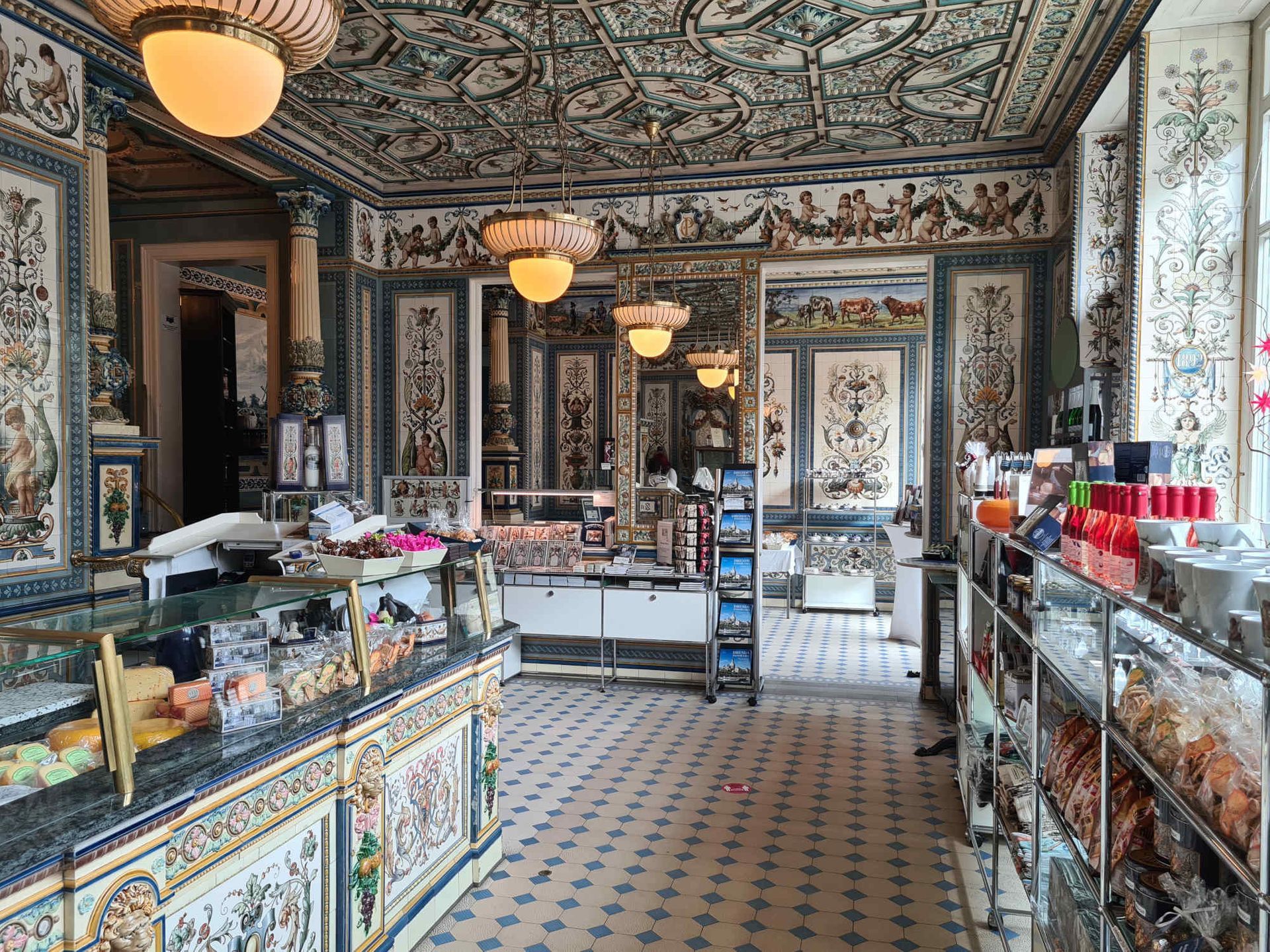 Najpiękniejszy sklep świata – tylko godzinę drogi od Polski!