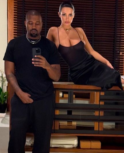 Naga Bianca Censori na tegorocznym rozdaniu nagród Grammy – raper przerywa ciszę